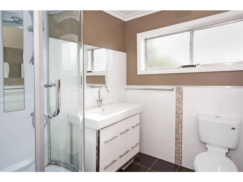 8 Barimba Court, Leopold VIC 3224