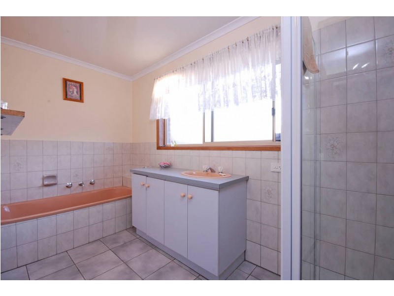 15 Cranbourne Drive, Corio VIC 3214