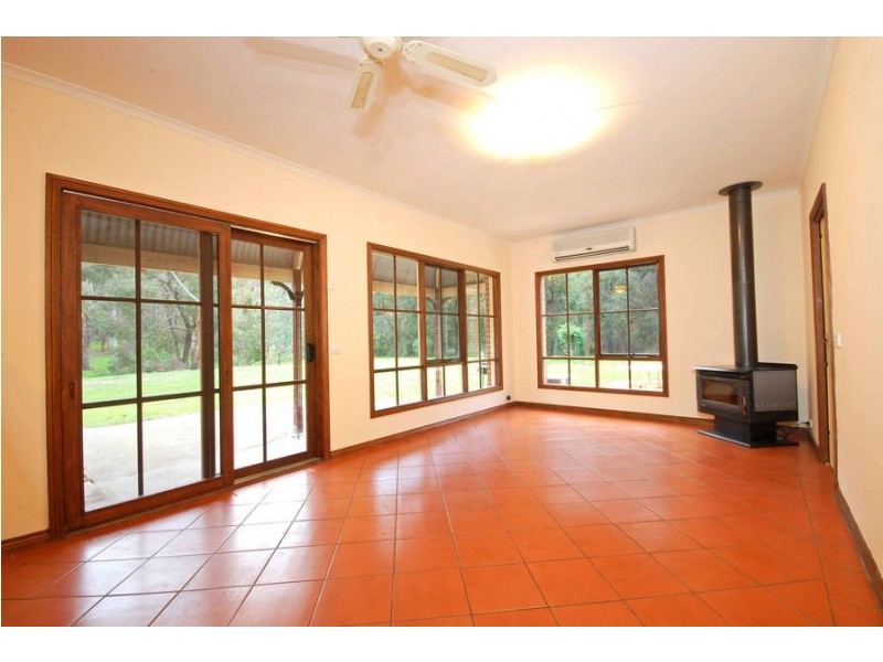 50 Princes Hwy, Waurn Ponds VIC 3216