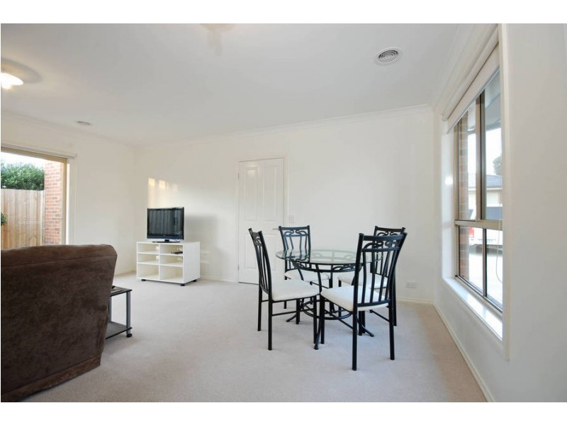 2/25 Clarke Avenue, Belmont VIC 3216