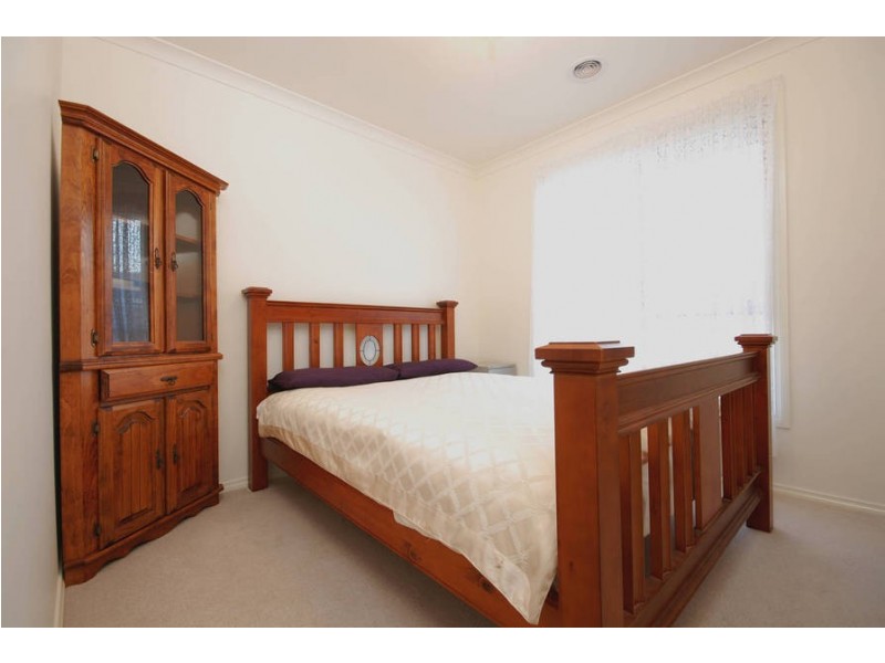 2/25 Clarke Avenue, Belmont VIC 3216