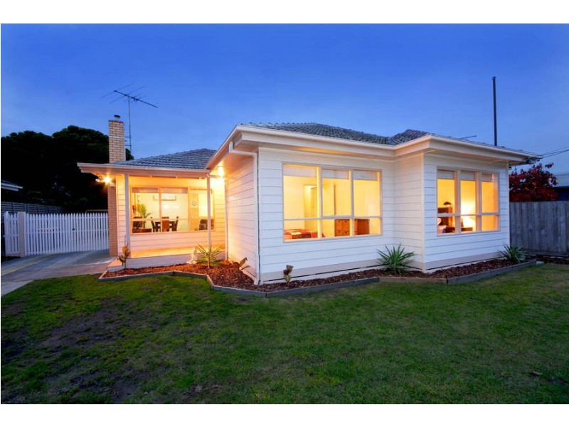 19 Charles Street, Newcomb VIC 3219