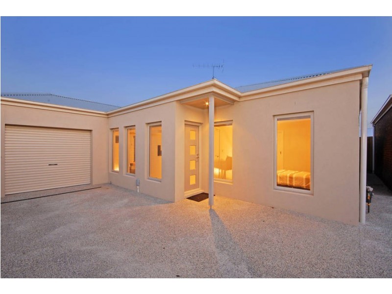 2/10 Anakie Road, Bell Park VIC 3215