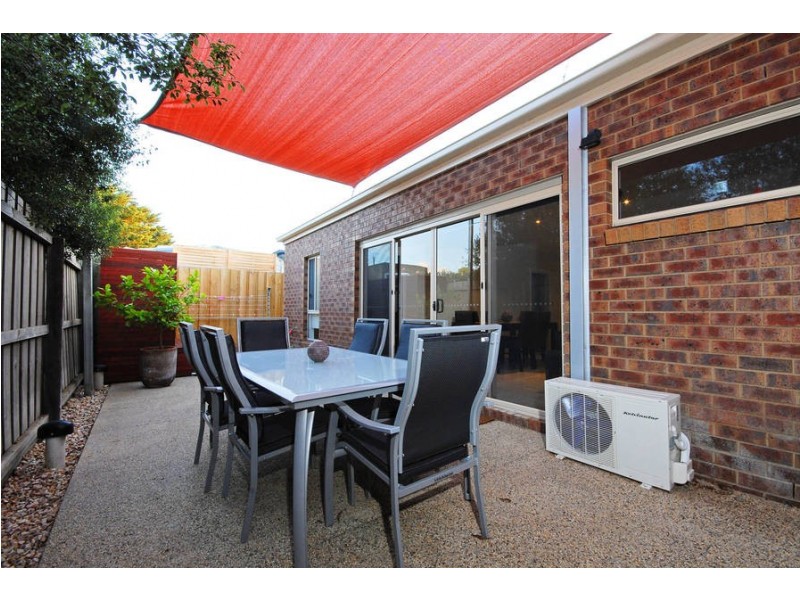 2/10 Anakie Road, Bell Park VIC 3215