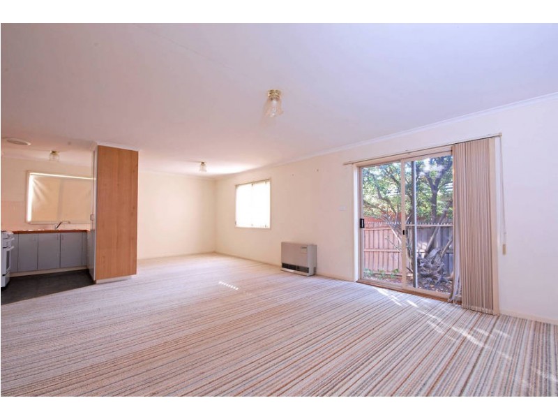 2/6 The Fairway, North Geelong VIC 3215