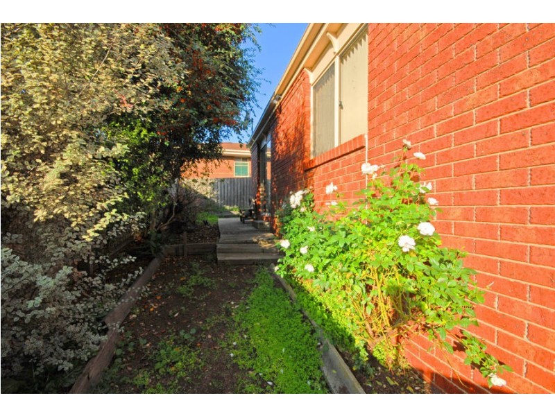 2/6 The Fairway, North Geelong VIC 3215