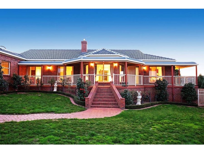 11 Bourbon Way, Waurn Ponds VIC 3216