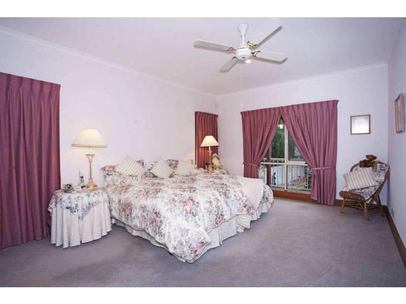 11 Bourbon Way, Waurn Ponds VIC 3216