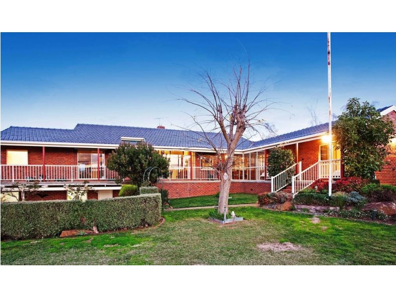 11 Bourbon Way, Waurn Ponds VIC 3216