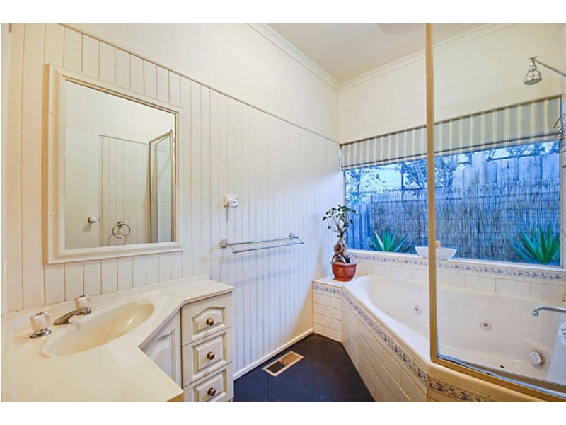 10 Summit Avenue, Belmont VIC 3216