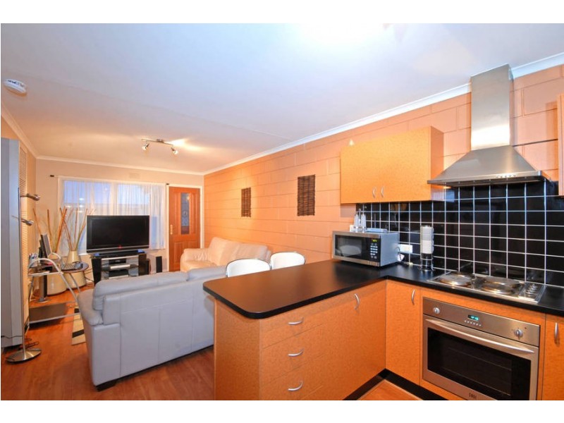 2/26 Fraser Street, Herne Hill VIC 3218