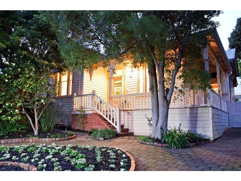 2 Buckland Avenue, Newtown VIC 3220