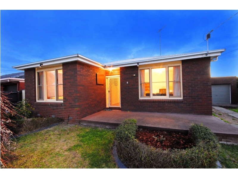 8 Elizabeth Street, St Albans Park VIC 3219