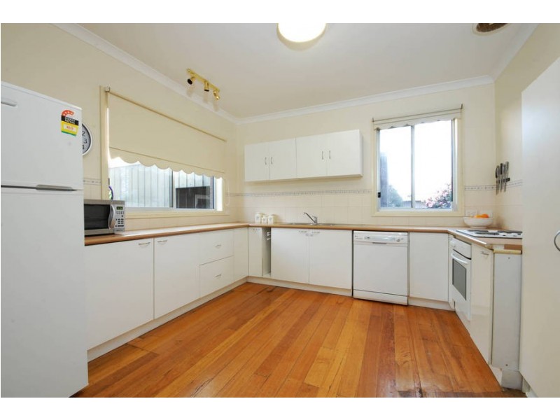 8 Elizabeth Street, St Albans Park VIC 3219