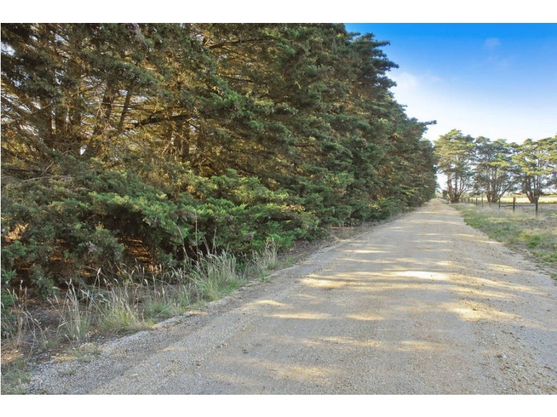 2 McCanns Road, Mount Duneed VIC 3216