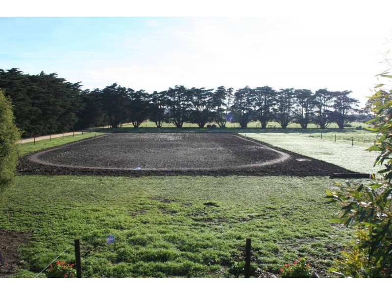 2 McCanns Road, Geelong VIC 3220