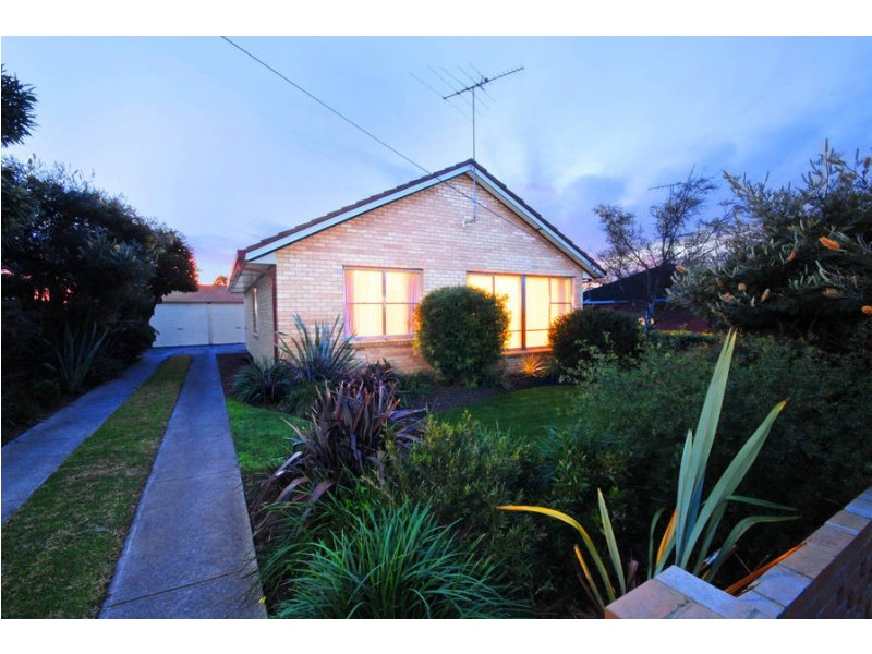 15 Zinnia Street, Norlane VIC 3214