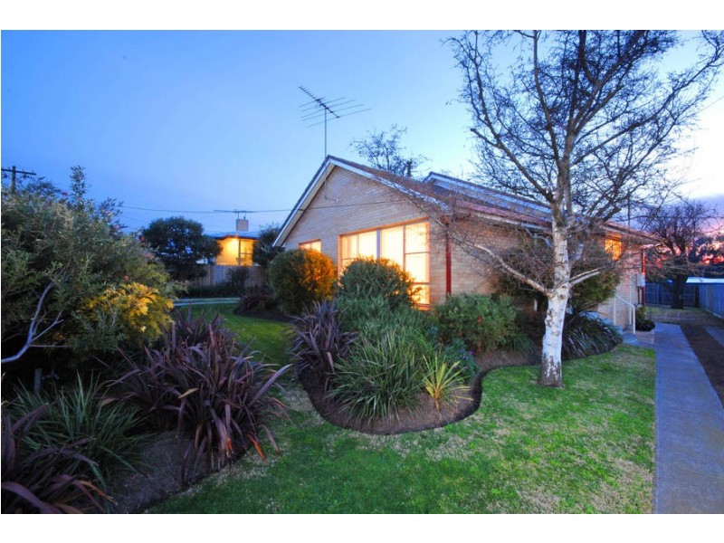 15 Zinnia Street, Norlane VIC 3214