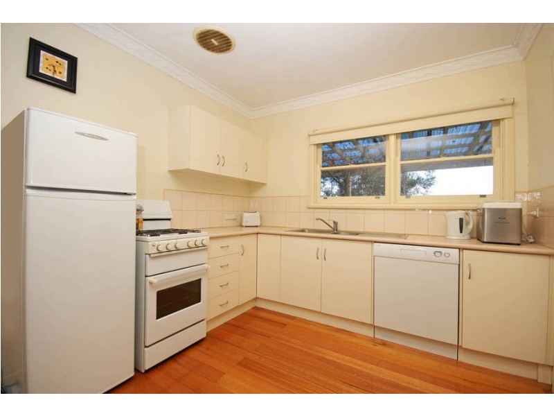 1 Woolvet Avenue, Belmont VIC 3216