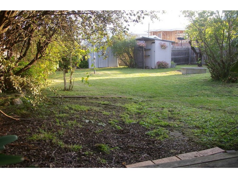 15 Fairview Avenue, Newtown VIC 3220