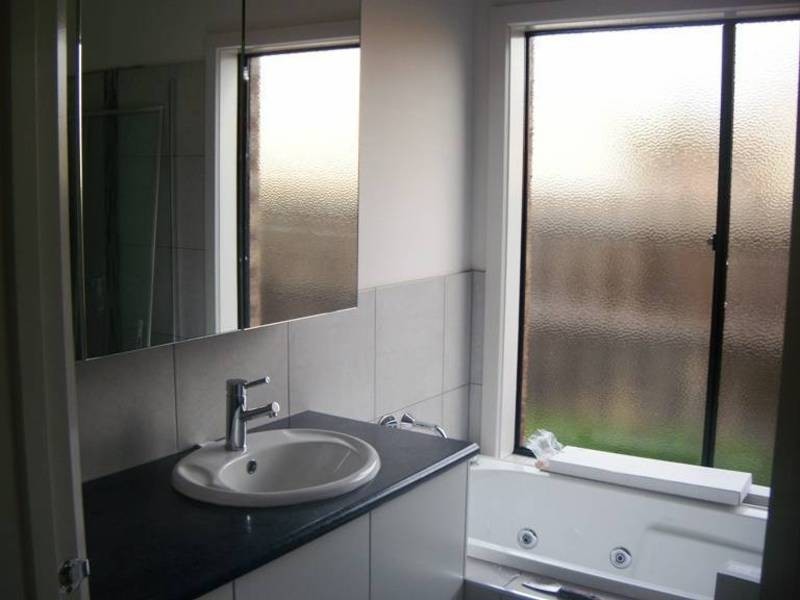 2/71 Thorburn Dve, Bell Park VIC 3215