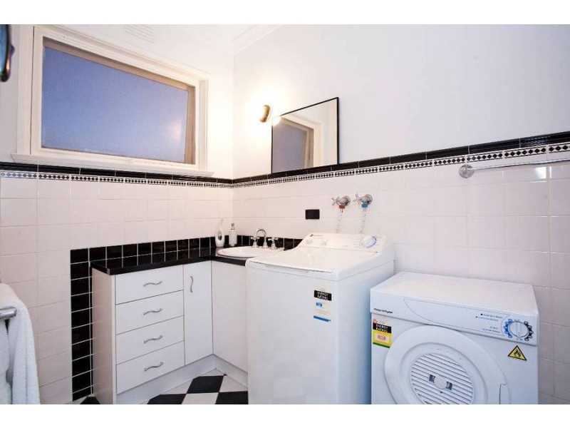 10/17A The Esplanade, Geelong VIC 3220