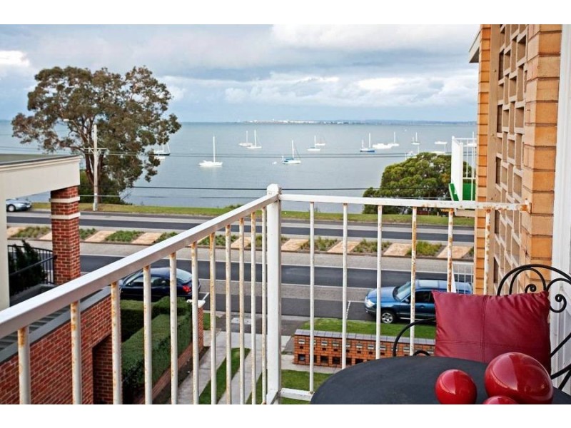 10/17A The Esplanade, Geelong VIC 3220