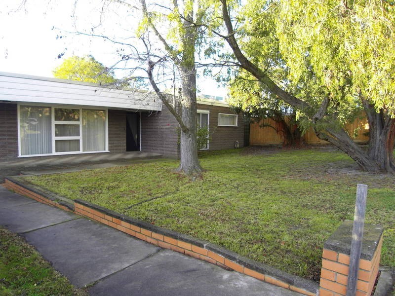 1 Remony Ave, Highton VIC 3216