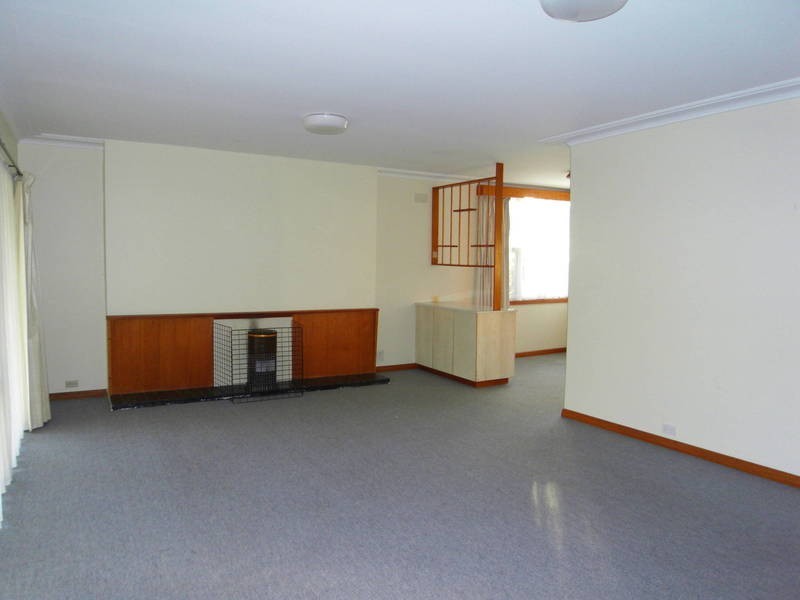 1 Remony Ave, Highton VIC 3216