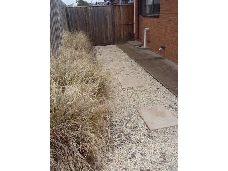 3/2B Bonview Ave, Herne Hill VIC 3218