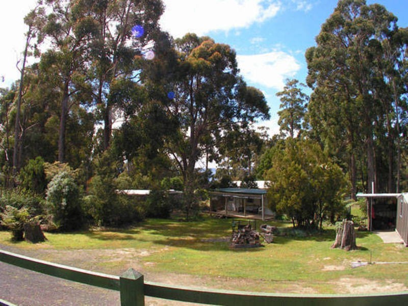 33 Seaview Road, Adventure Bay TAS 7150