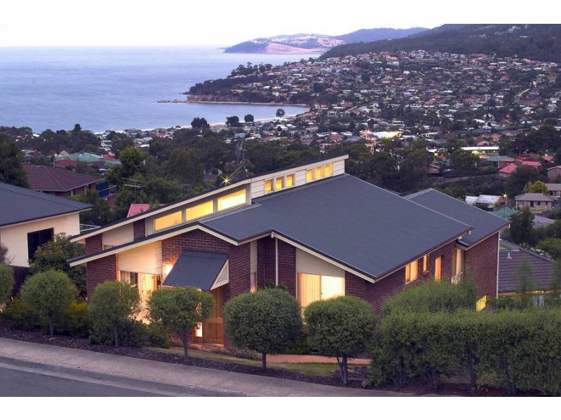 60 Tingira Road, Blackmans Bay TAS 7052