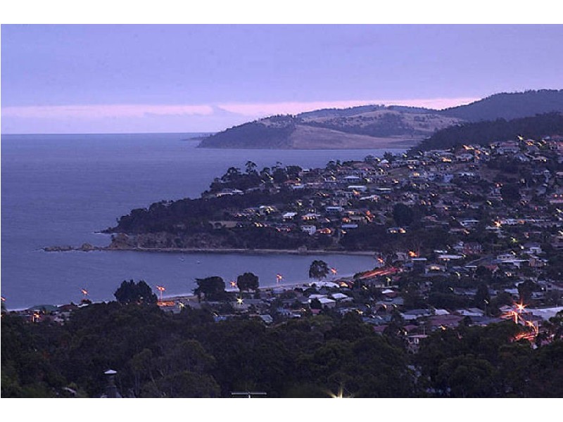 60 Tingira Road, Blackmans Bay TAS 7052