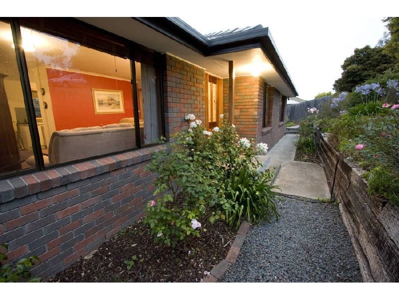 Huntingfield TAS 7055