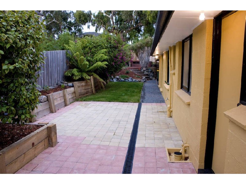 2/22 Melaleuca Drive, Blackmans Bay TAS 7052