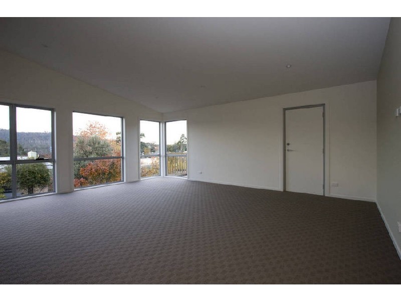 2/10 Denison Street, Kingston TAS 7050