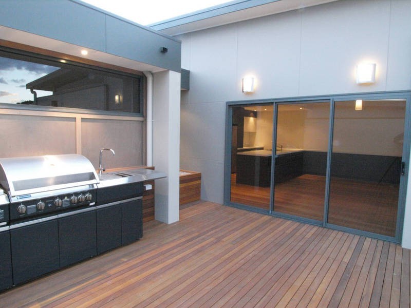 2/8-10 Jerrim Place, Kingston Beach TAS 7050
