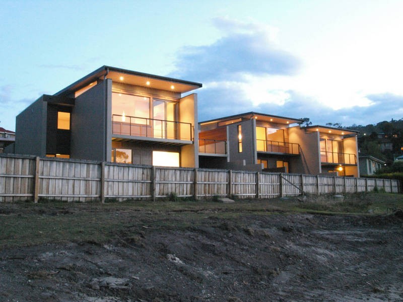 2/8-10 Jerrim Place, Kingston Beach TAS 7050