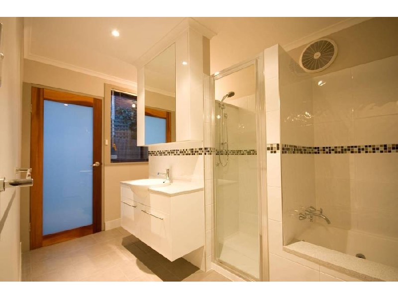 2/5 Melaleuca Drive, Blackmans Bay TAS 7052