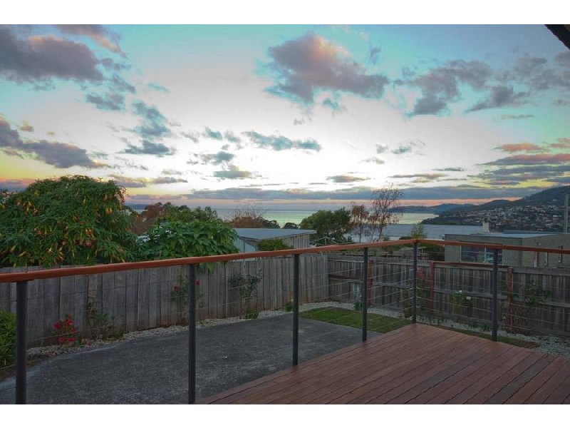 2/5 Melaleuca Drive, Blackmans Bay TAS 7052