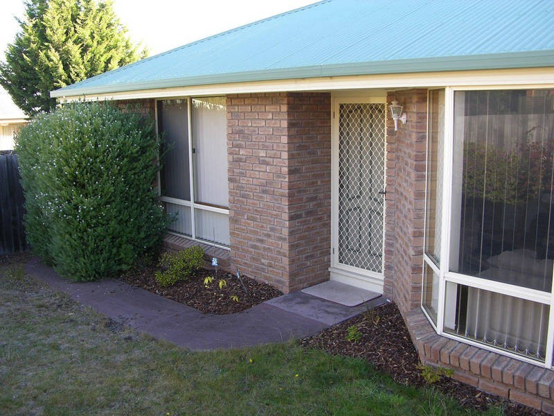 2/14 Grevillea Way, Kingston TAS 7050