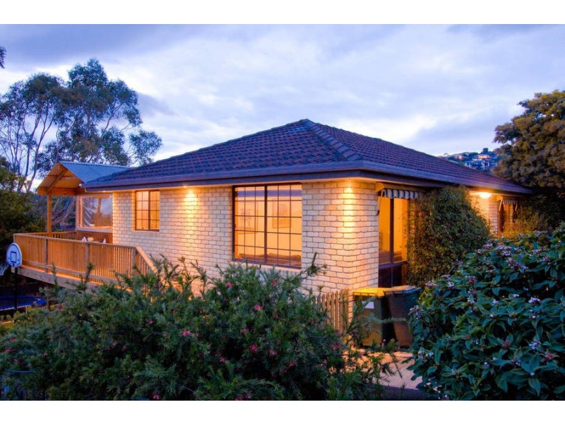 15 Hillside Drive, Blackmans Bay TAS 7052