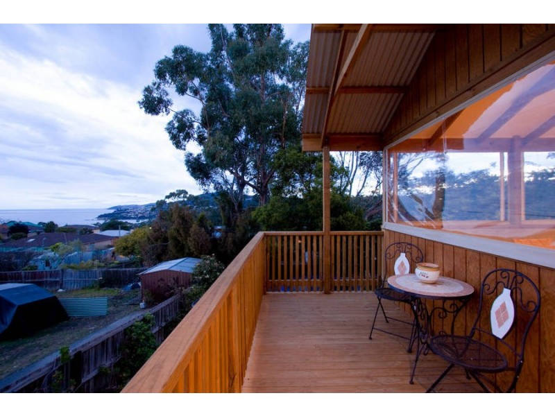 15 Hillside Drive, Blackmans Bay TAS 7052