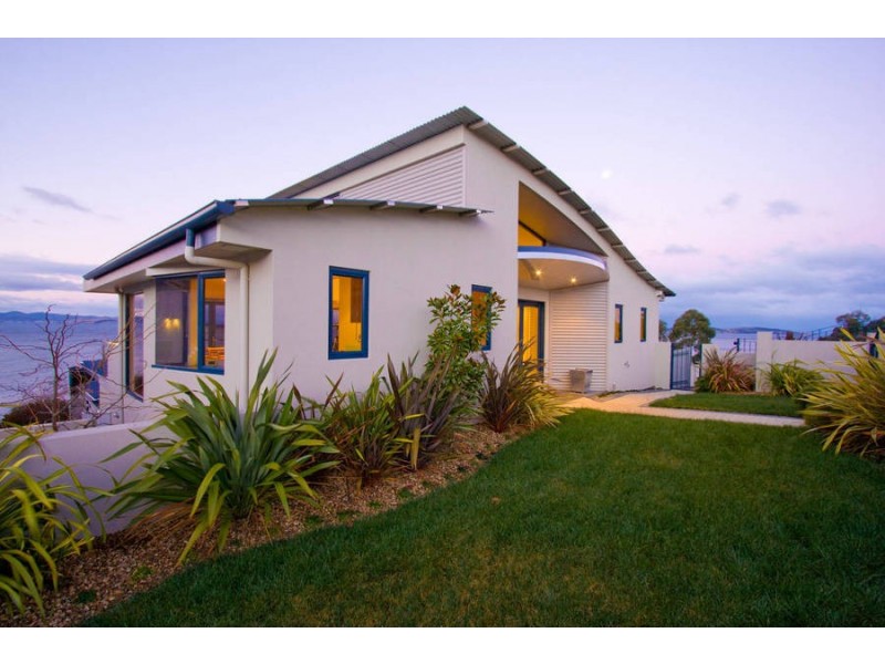 1/41 Suncoast Drive, Blackmans Bay TAS 7052