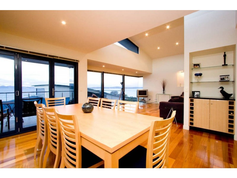 1/41 Suncoast Drive, Blackmans Bay TAS 7052