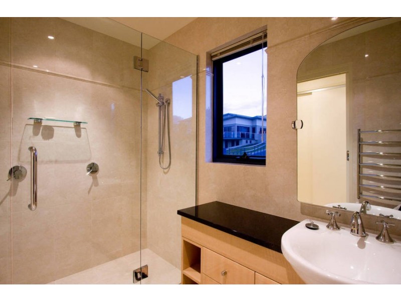 1/41 Suncoast Drive, Blackmans Bay TAS 7052