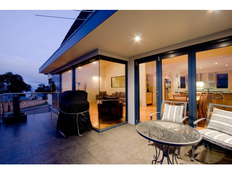 1/41 Suncoast Drive, Blackmans Bay TAS 7052