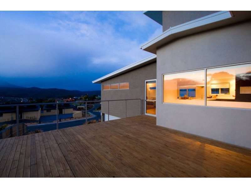 9 Carnation Terrace, Kingston TAS 7050