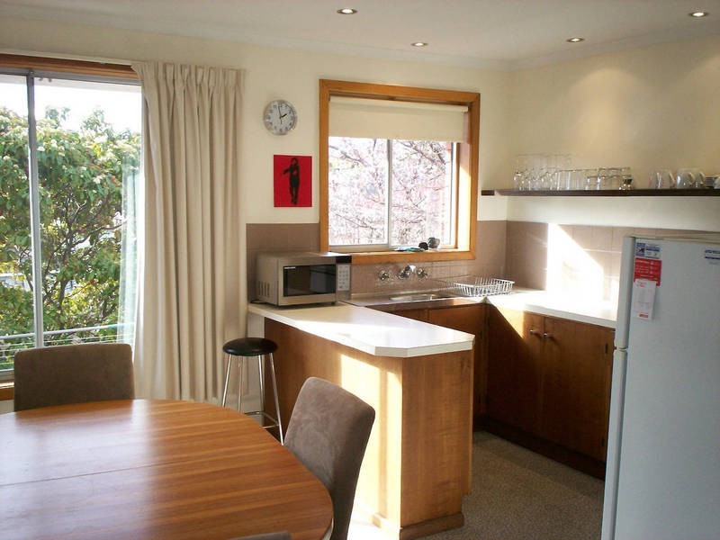 Unit 2 3a Thirza Street, New Town TAS 7008