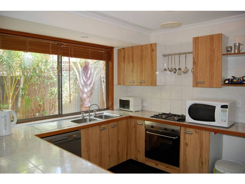 9 Orcades St, Sunrise Beach QLD 4567